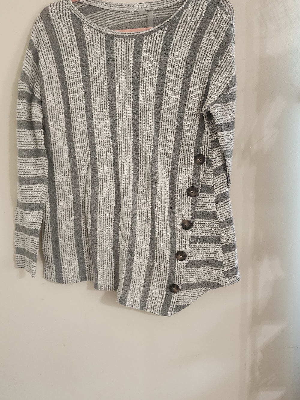 Silverwear Gray & White Striped Asymmetrical‎ Tunic Sweater L